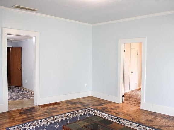 5th image of 203 E Elm St