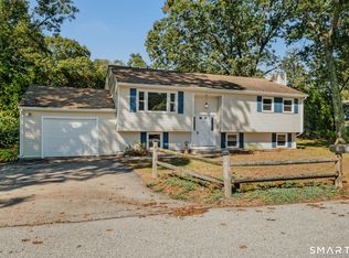 8 Holdsworth Rd, Preston, CT 06365