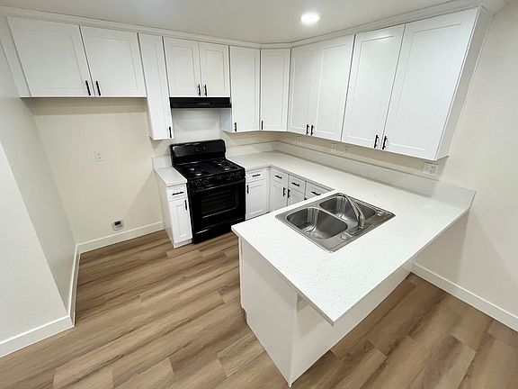2nd image of 1417 N Pennsylvania Ave #1417
