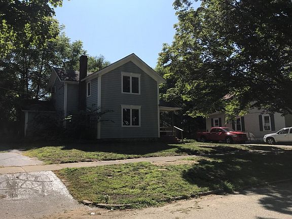 3rd image of 106 Center St