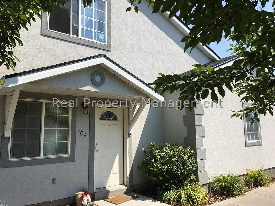 104 Penhurst Pl