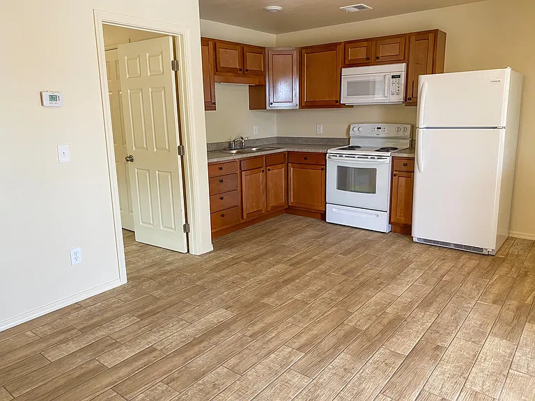 1001 Elledge Dr #1 — Photo 3