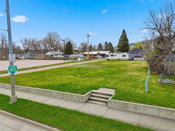 4th image of 1736 Junction Ave