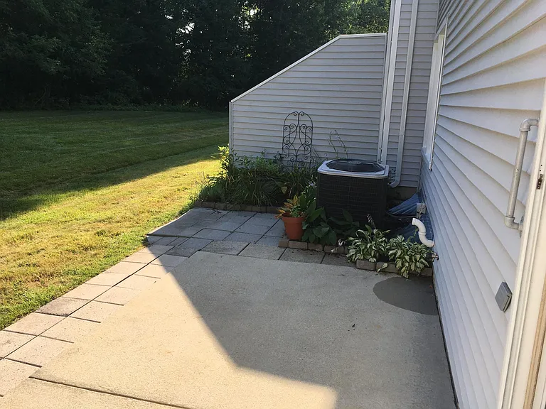 346 Carmen Dr — Photo 29