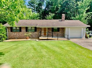 423 Clear Oaks Dr, Dalton, GA 30721