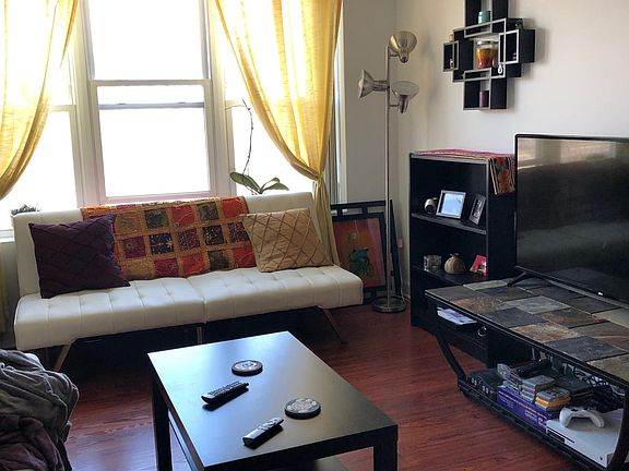4th image of 3952 N Avondale Ave APT 3