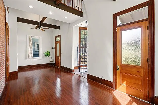 2 bed, 2.0 bath, 1300 sqft, $3,000 — Photo 2
