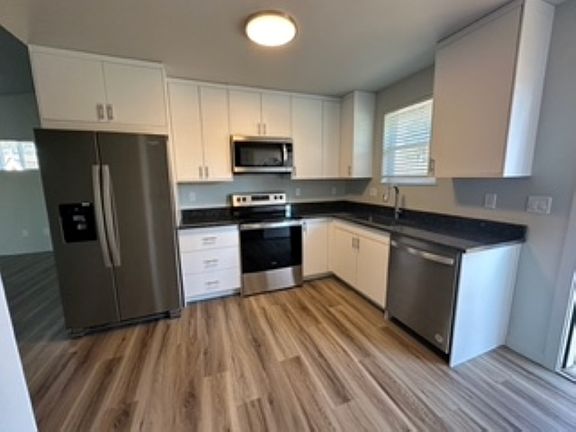 5th image of 45 SE Roosevelt Ave Unit 2