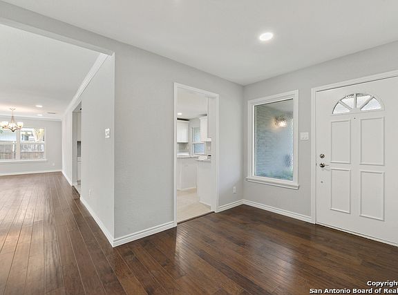 3rd image of 314 Cave Ln
