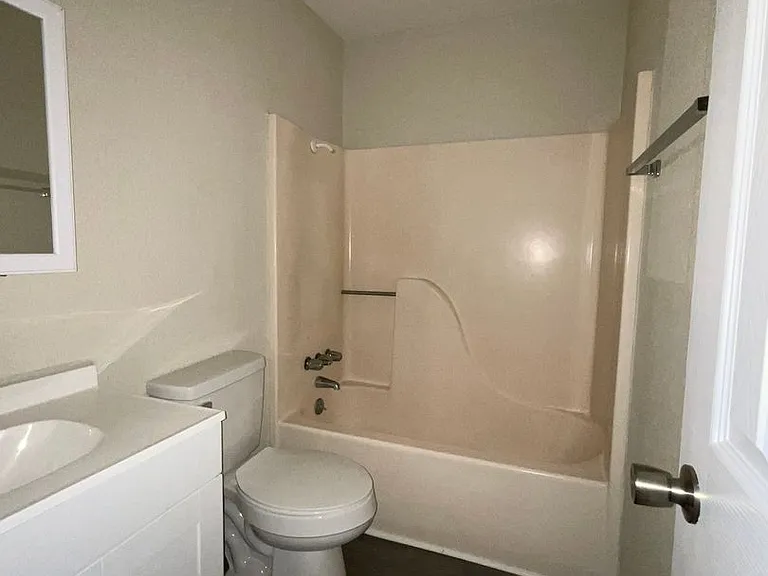 306 W Harriet St — Photo 13