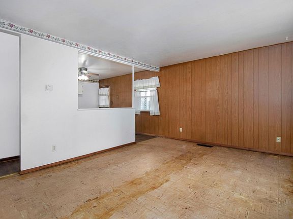 4th image of 800 W Superior St