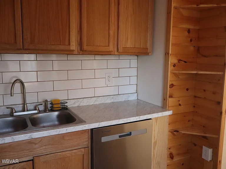 706 Penn St #2 — Photo 5