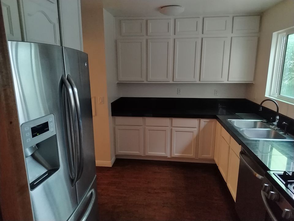 1st image of 4521 Moore St
