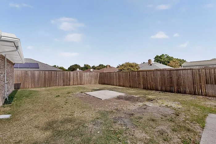 2200 Winona Dr — Photo 44