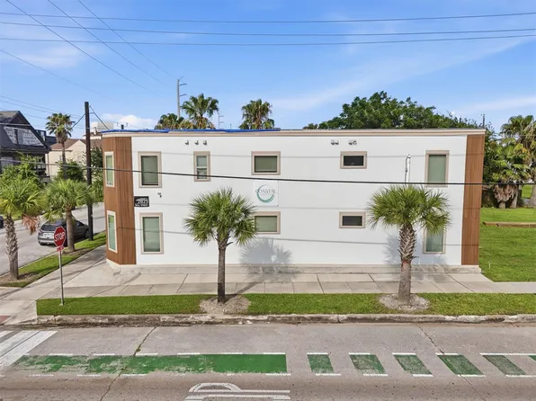 2825 Ball St, Galveston, TX 77550