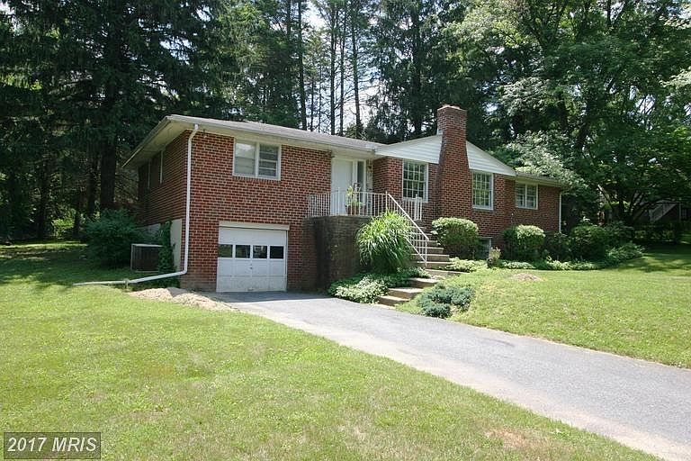 1st image of 3395 Poplar Dr