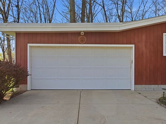 3rd image of 6972 Ronjoy Pl