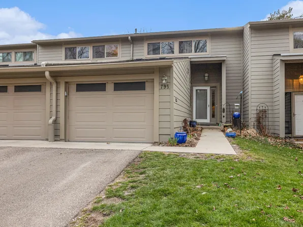 795 Skynob Dr, Ann Arbor, MI 48105