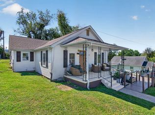 736 Elizabeth St, Pulaski, VA 24301