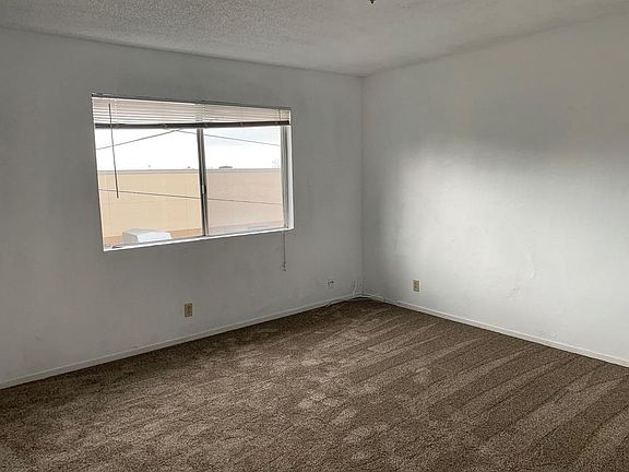 5th image of 121 Tennessee St