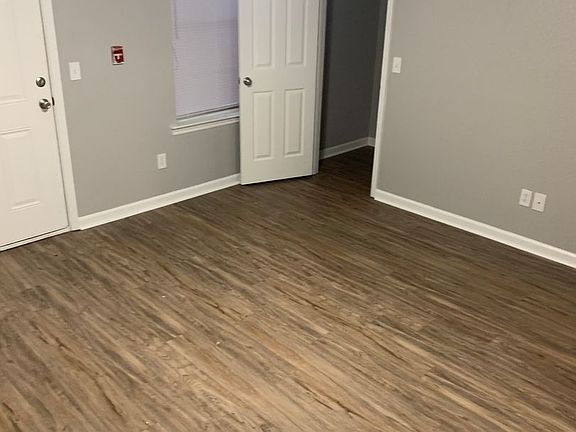 5th image of 1415 Charlotte St #3