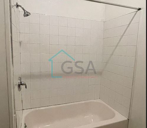 3rd image of 19 Rowley St #B