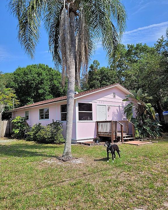 1st image of 332 N Pompano Ave