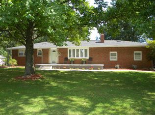 34 Barbara Dr, Godfrey, IL 62035