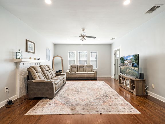 3rd image of 719 N Barnett Ave