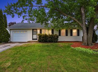 1715 Northbrook Dr NE, Cedar Rapids, IA 52402