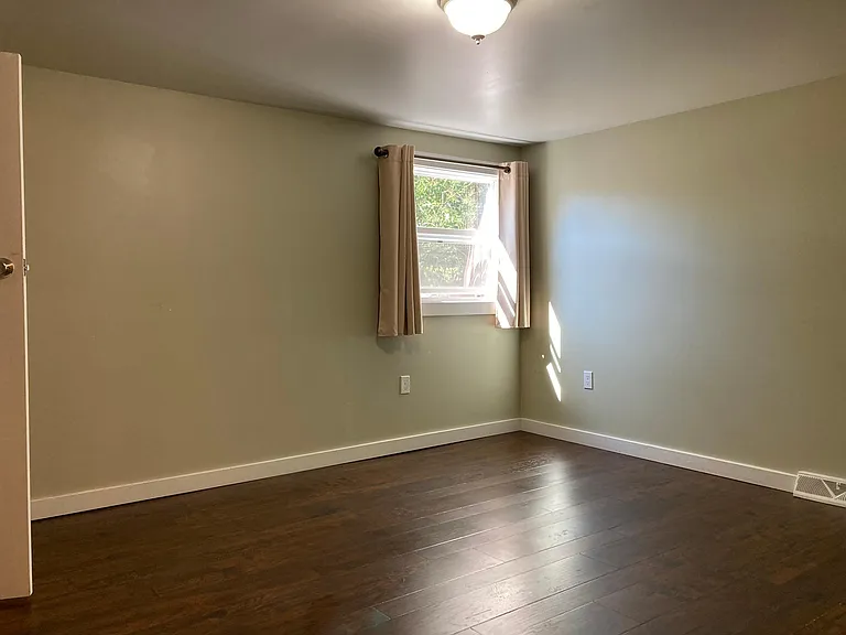 1627 Jasberg St — Photo 5