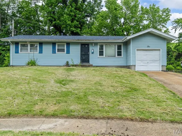 5 Bayview Dr, Saint Louis, MO 63135