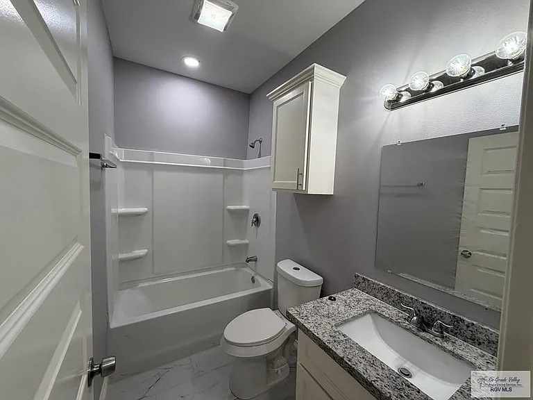 821 W Matz Ave #B — Photo 5