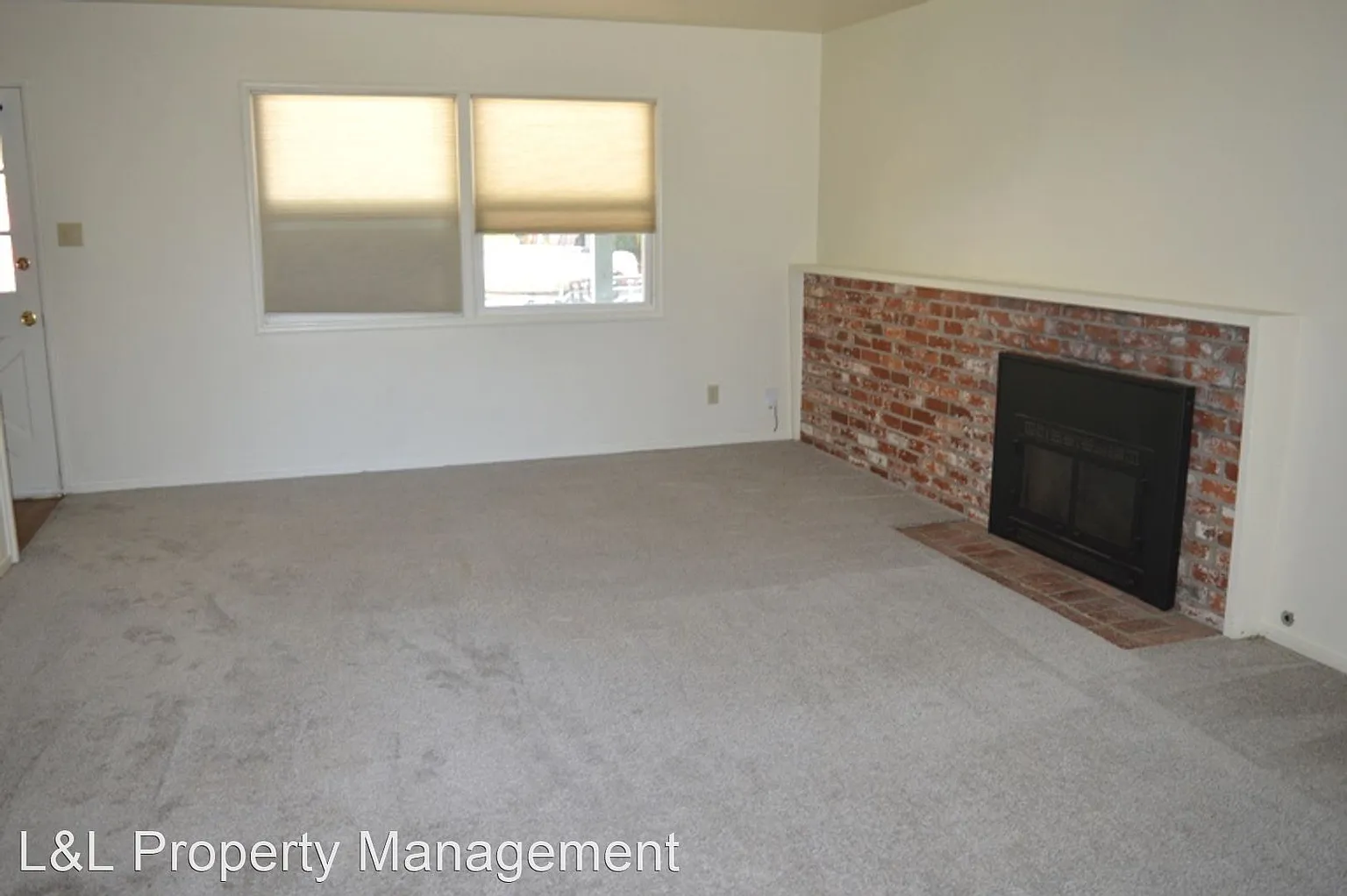211 Cobblestone Dr photo 1