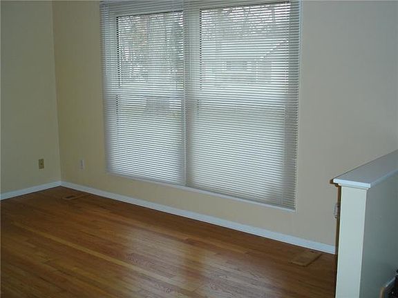 2nd image of 5945 N Alton Ave