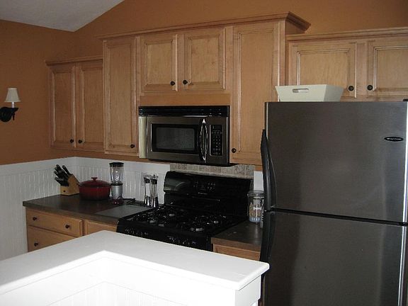 3rd image of 1639 Fruitwood Dr NW