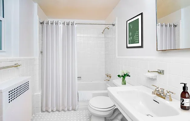 Sold by Re/Max In The City | media 40