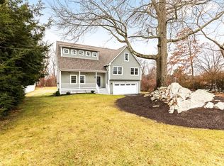 6 Kings Row Ln, Framingham, MA 01701