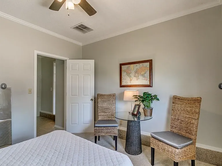 722 S Meadow Ln — Photo 17