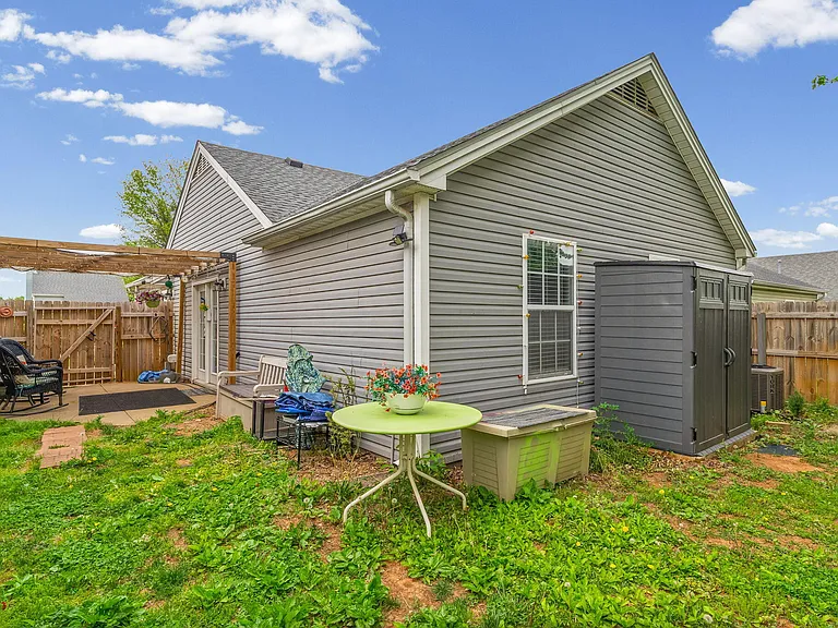 302 Northwind Dr — Photo 30