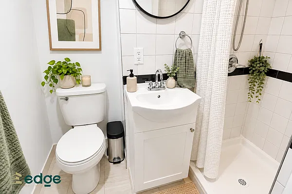 Bathroom, photo 2