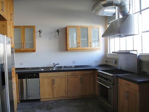 3rd image of 115 W 4th St Unit 412