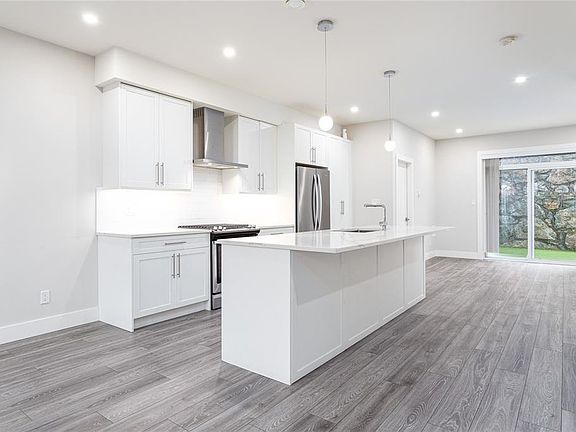 5th image of 629 Selwyn Close #629