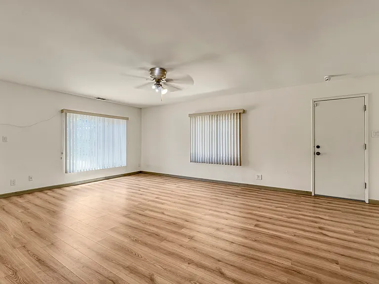 5170 E Huntington Ave — Photo 31