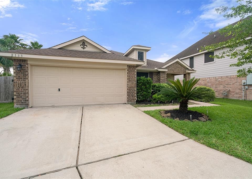 1st image of 2133 Piney Wood Dr