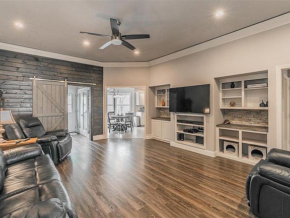 2nd image of 1113 Westgrove Dr
