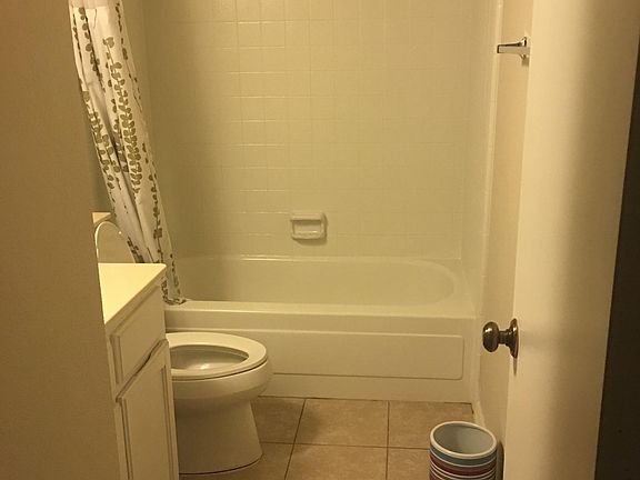 3rd image of 1415 Legget St