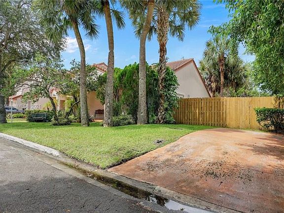 4th image of 10901 W Broward Blvd