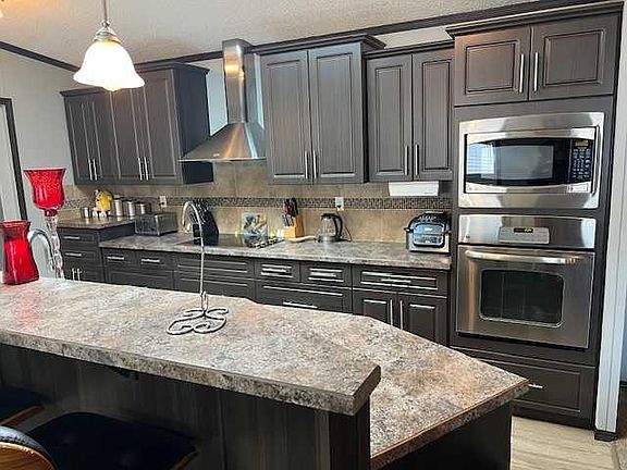 4th image of 22 Keystone Pl