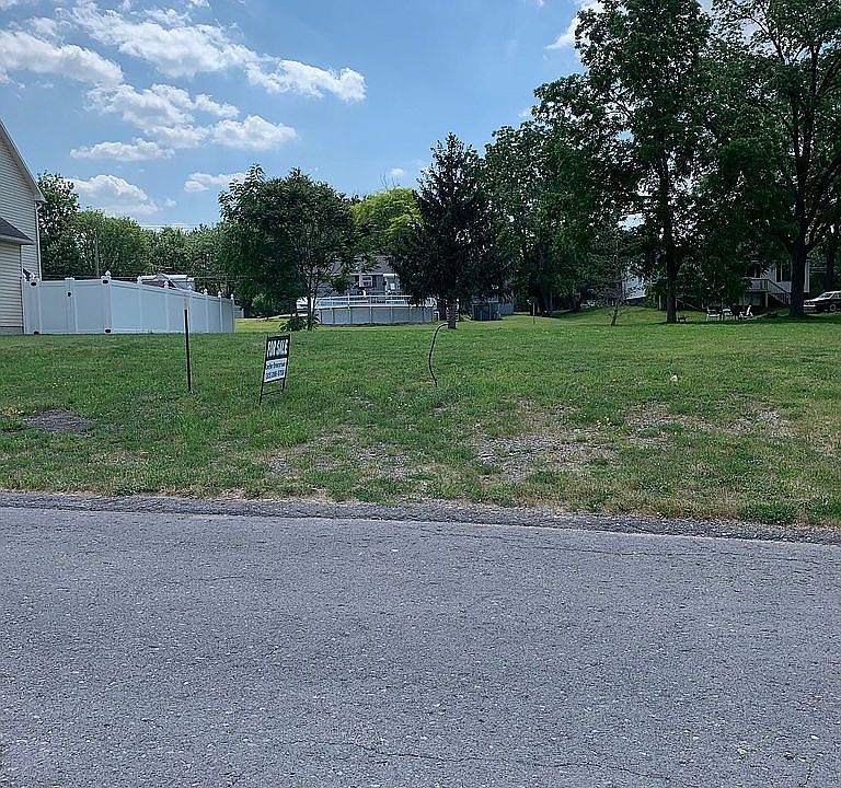2nd image of 113 Brantford Path
